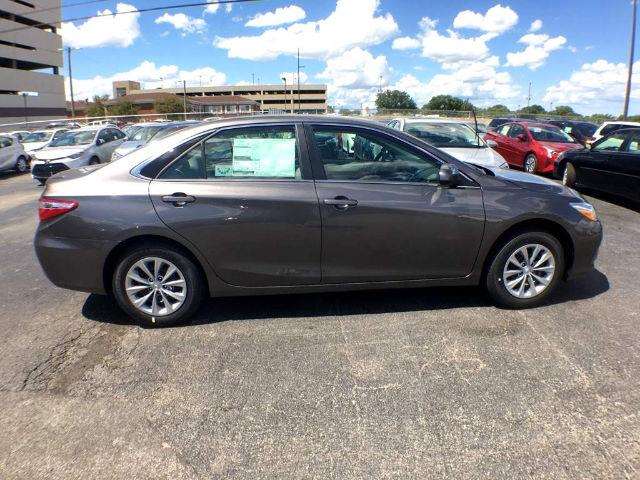 2017 Toyota Camry LE 4Dr Sedan